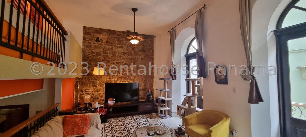 Stylish Loft Apartment for Rent in Casco Antiguo